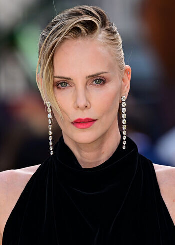 Full leaked Charlize theron private photo
