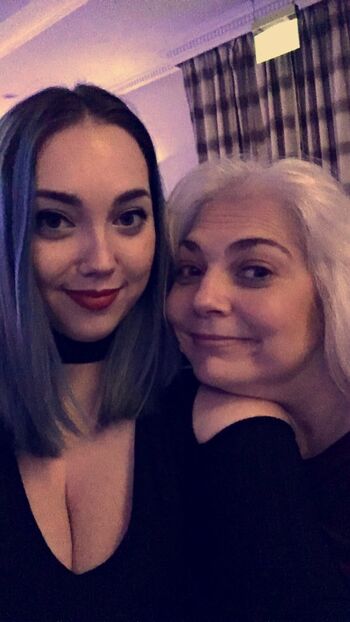 Full leaked Charlottrose private photo