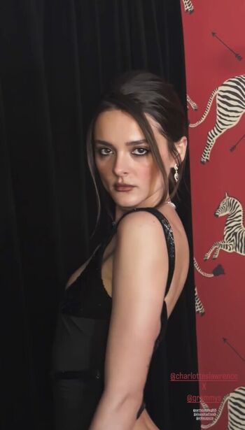 Full leaked Charlotte lawrence page private photo