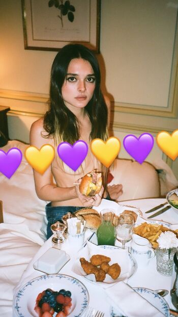 Full leaked Charlotte lawrence private photo