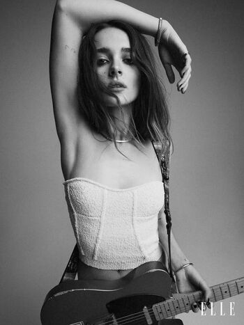 Full leaked Charlotte lawrence private photo
