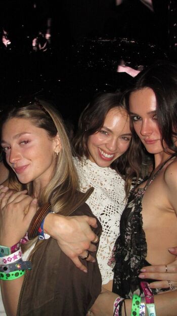 Full leaked Charlotte lawrence private photo