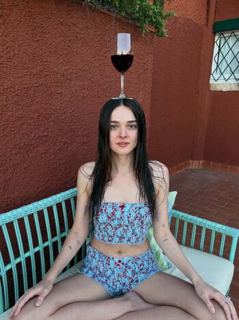 Full leaked Charlotte lawrence private photo
