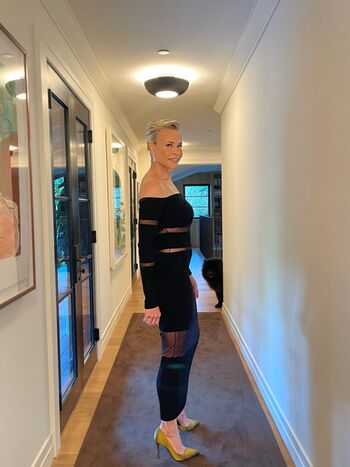 Full leaked Chelsea handler private photo