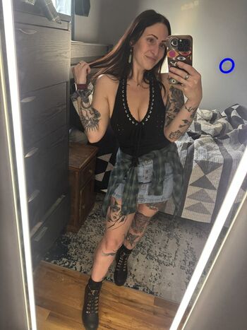 Full leaked Chelsswellss private photo