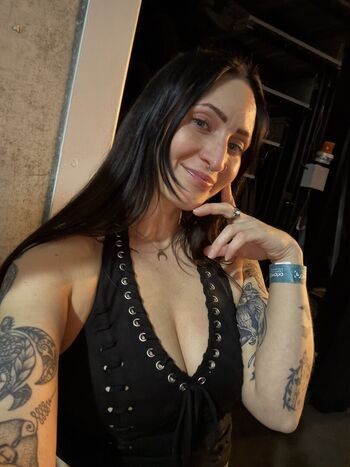 Full leaked Chelsswellss private photo