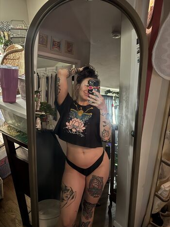 Full leaked Chelsswellss private photo