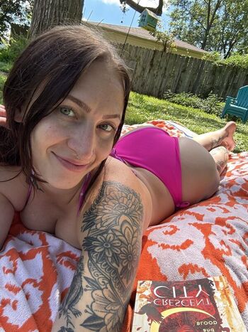 Full leaked Chelsswellss private photo