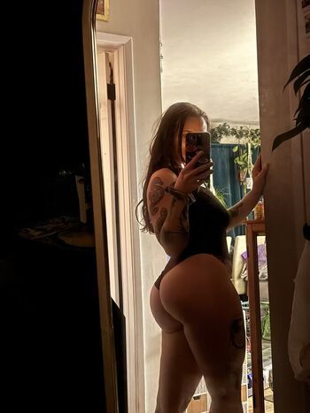 Full leaked Chelsswellss private photo