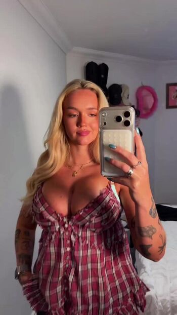 Full leaked Cherryswatermelons private photo