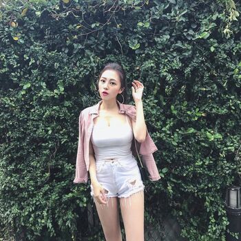 Full leaked Chibe chin page private photo