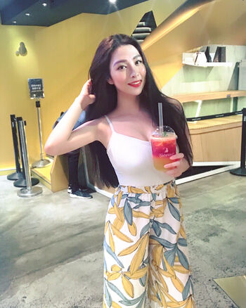 Full leaked Chibe chin page private photo