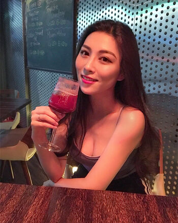 Full leaked Chibe chin page private photo