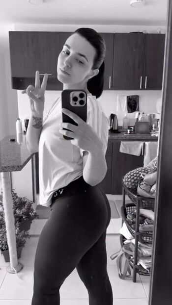 Full leaked Chika bosque private photo