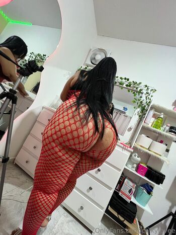 Full leaked Chikylovee private photo