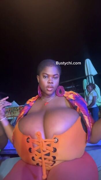 Full leaked Chioma lovv page private photo