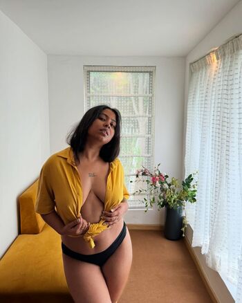 Full leaked Chirasree sarkar page private photo