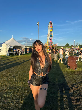 Chloe ABG