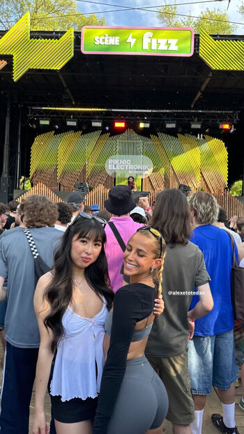Chloe ABG