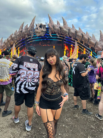 Chloe ABG