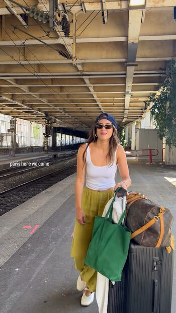 Full leaked Chloe bennet private photo