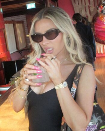 Full leaked Chloe burrows private photo