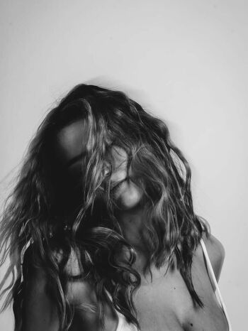 Full leaked Chloe east private photo