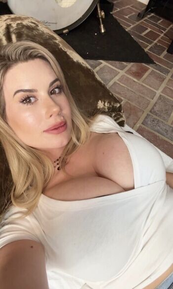 Full leaked Chloe lamb private photo