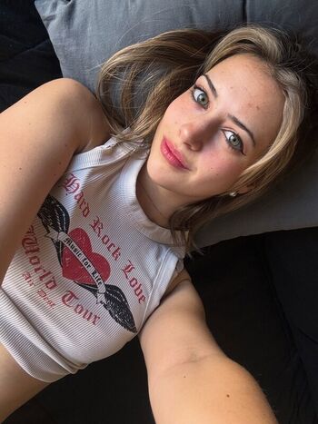 Full leaked Chloeecarterxo private photo