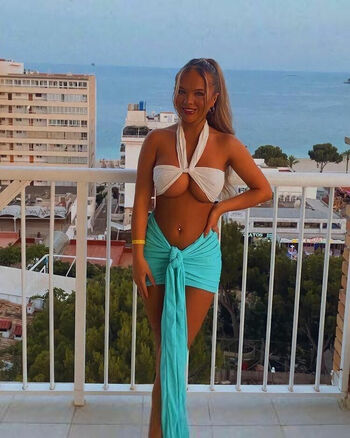 Full leaked Chloehamilton private photo