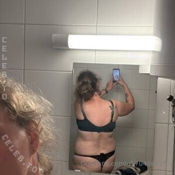 Full leaked Chrissy private photo