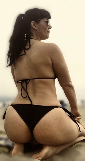 Full leaked Christina trainer private photo