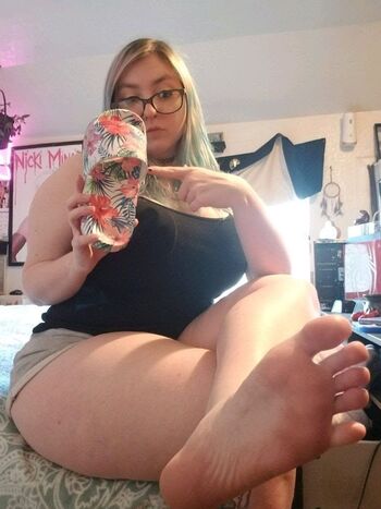 Full leaked Chubby feet private photo