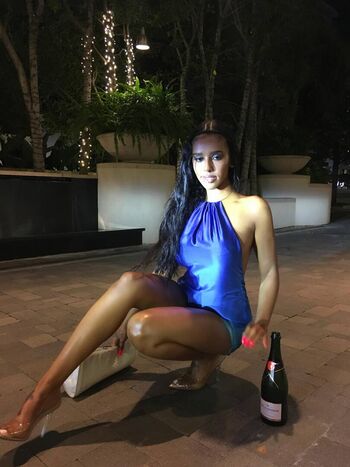 Full leaked Chxrry private photo