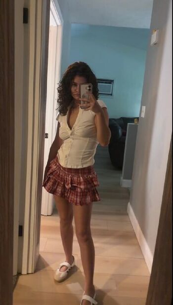 Full leaked Ciggybae page private photo