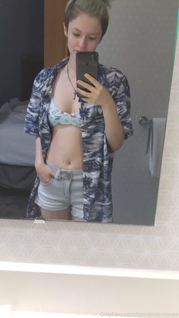Full leaked Cinnamonmouse private photo