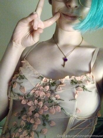 Full leaked Cinnamonmouse page private photo
