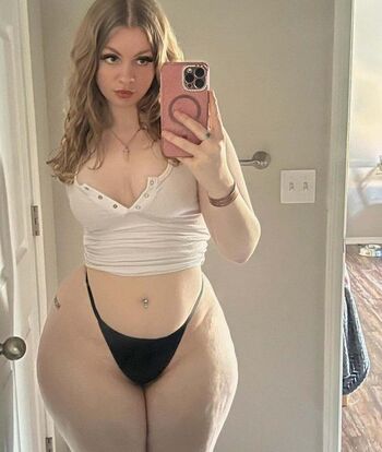 Full leaked Cinnamonthigh private photo