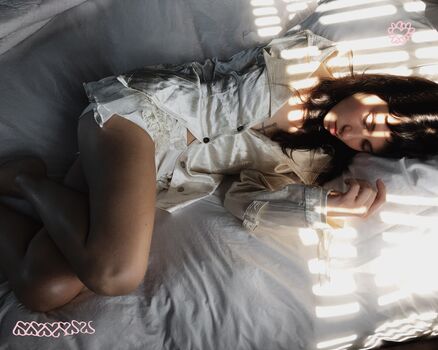 Full leaked Clairo private photo