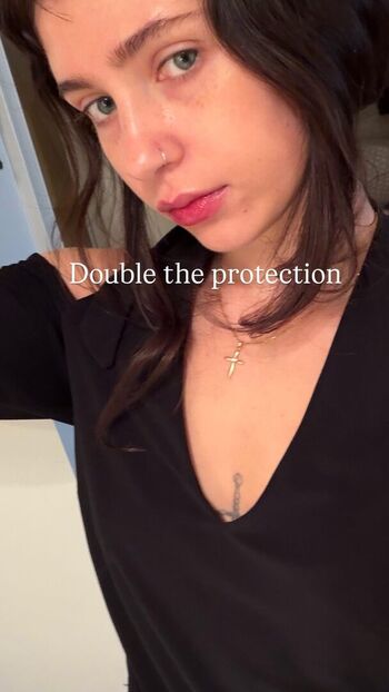 Full leaked Clairo private photo