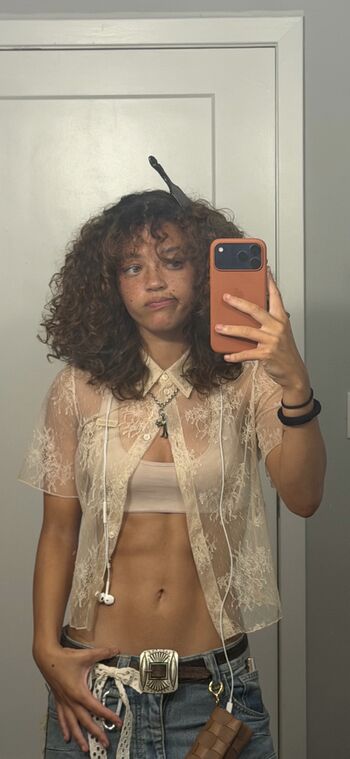 Full leaked Clara west private photo