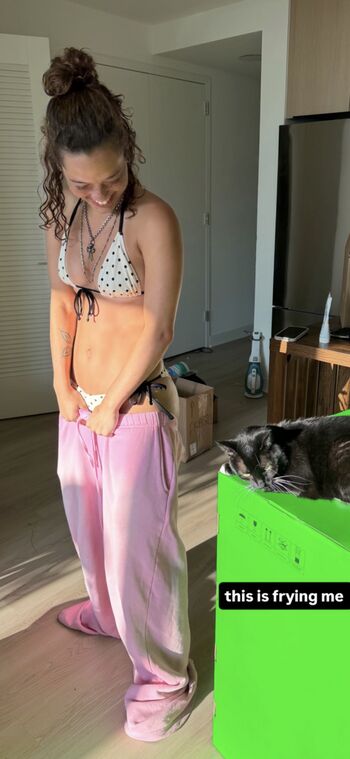 Full leaked Clara west private photo