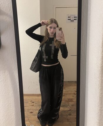 Full leaked Clararaee private photo