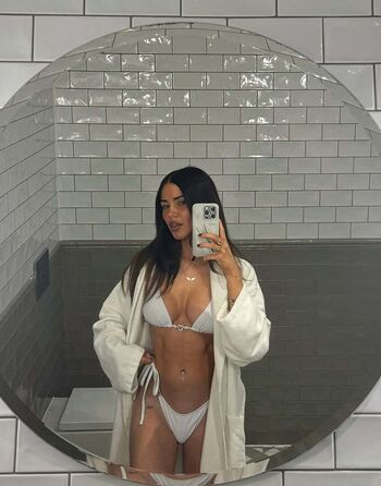Full leaked Clarissa bea page private photo