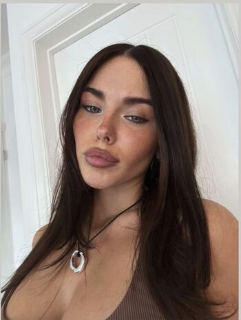 Full leaked Clarissa bea private photo