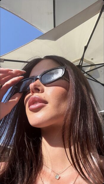 Full leaked Clarissa bea private photo