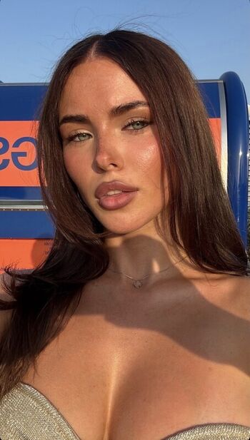Full leaked Clarissa bea page private photo