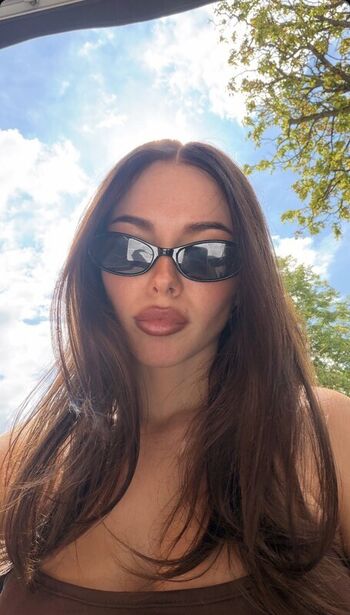 Full leaked Clarissa bea page private photo