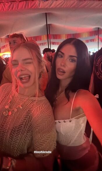 Full leaked Clarissa bea private photo