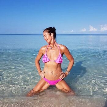 Full leaked Classy hot babe private photo